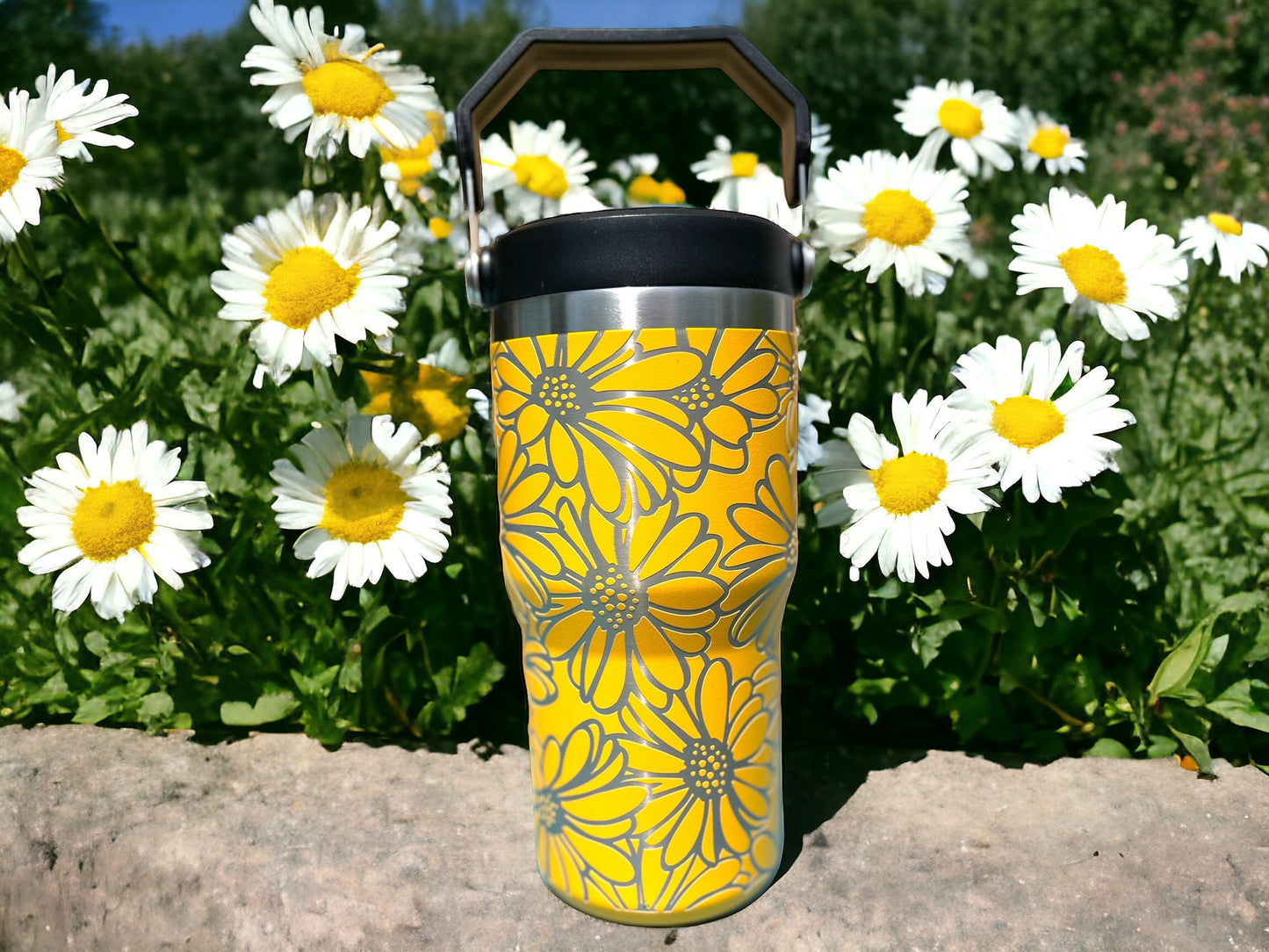 20 oz flip top lid Daisies flower themed tumbler, gift for her, gift for him, coffee tumbler, free personalization, engraved tumbler gift